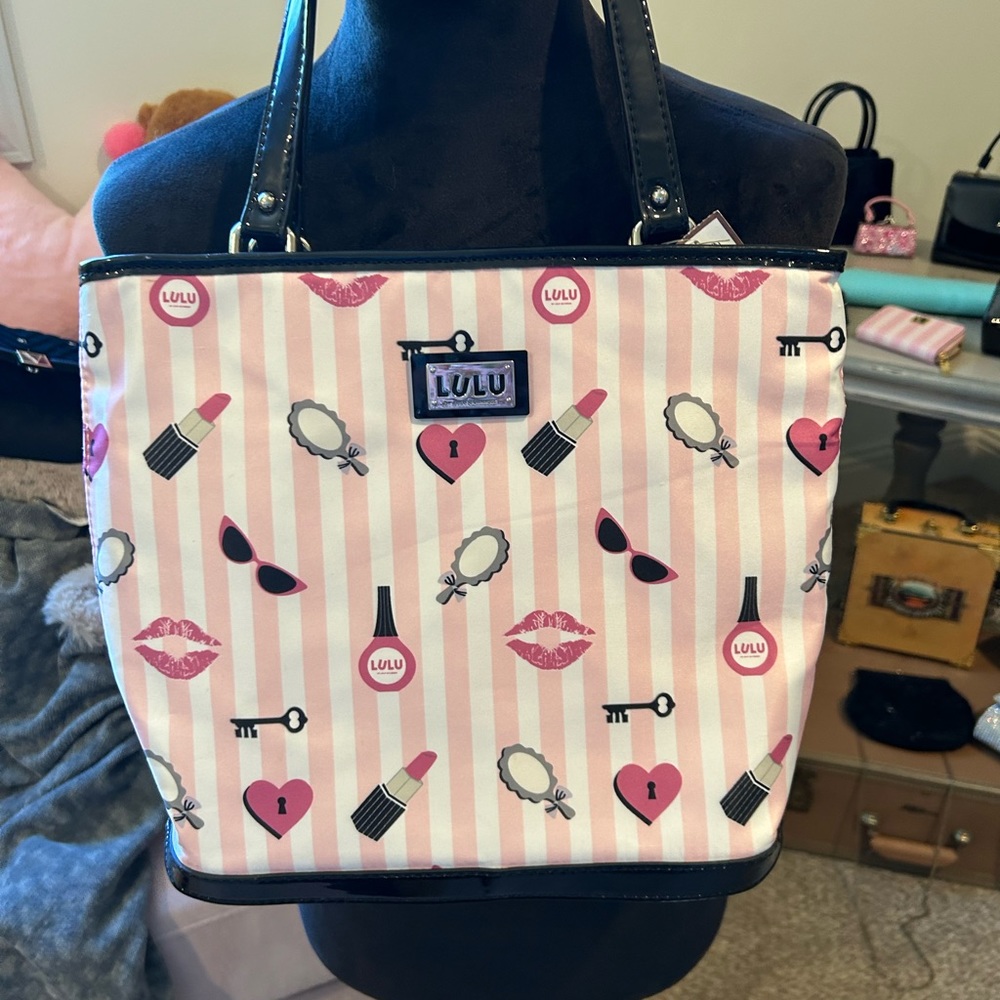 Lulu travel bag or purse